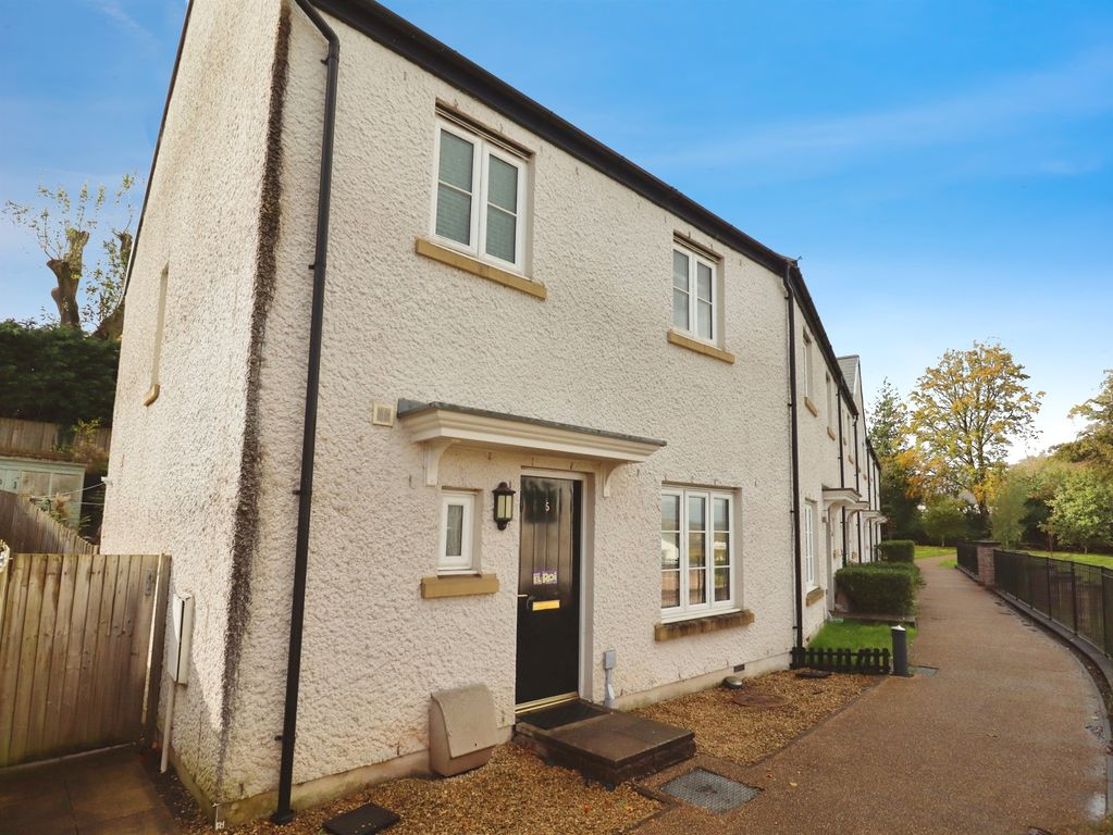 Property photo 2 of 24