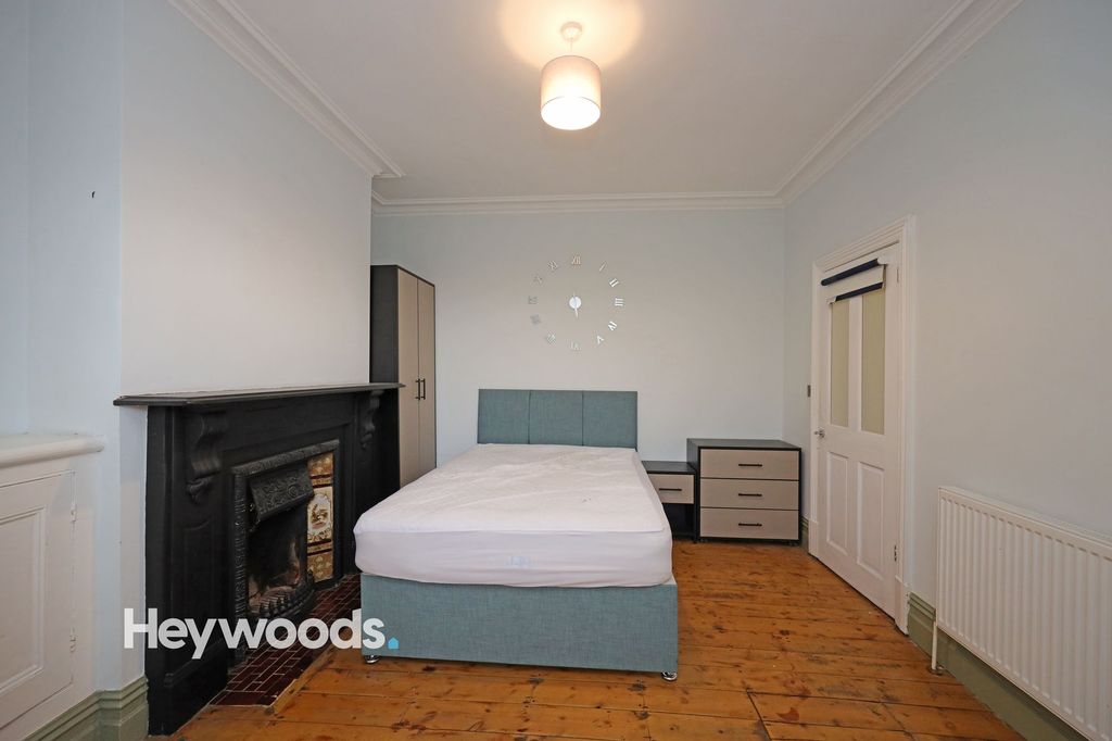 Property photo 2 of 46