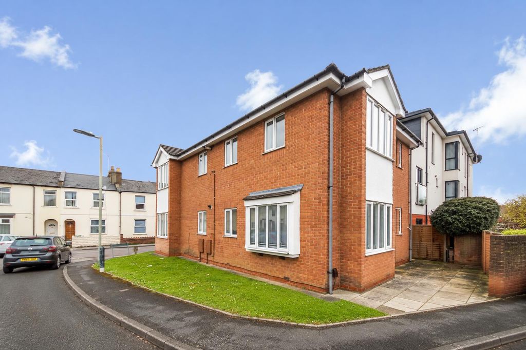 Property photo 1 of 5 1-Bed-Cheltenham-Ext.Png
