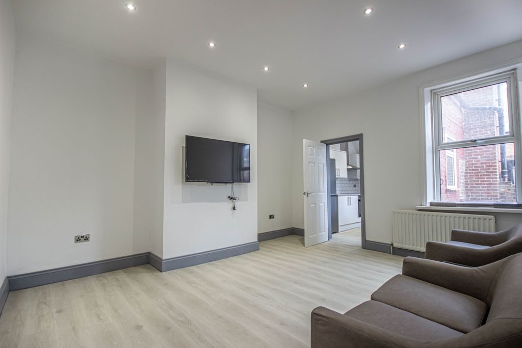 Property photo 2 of 15 2