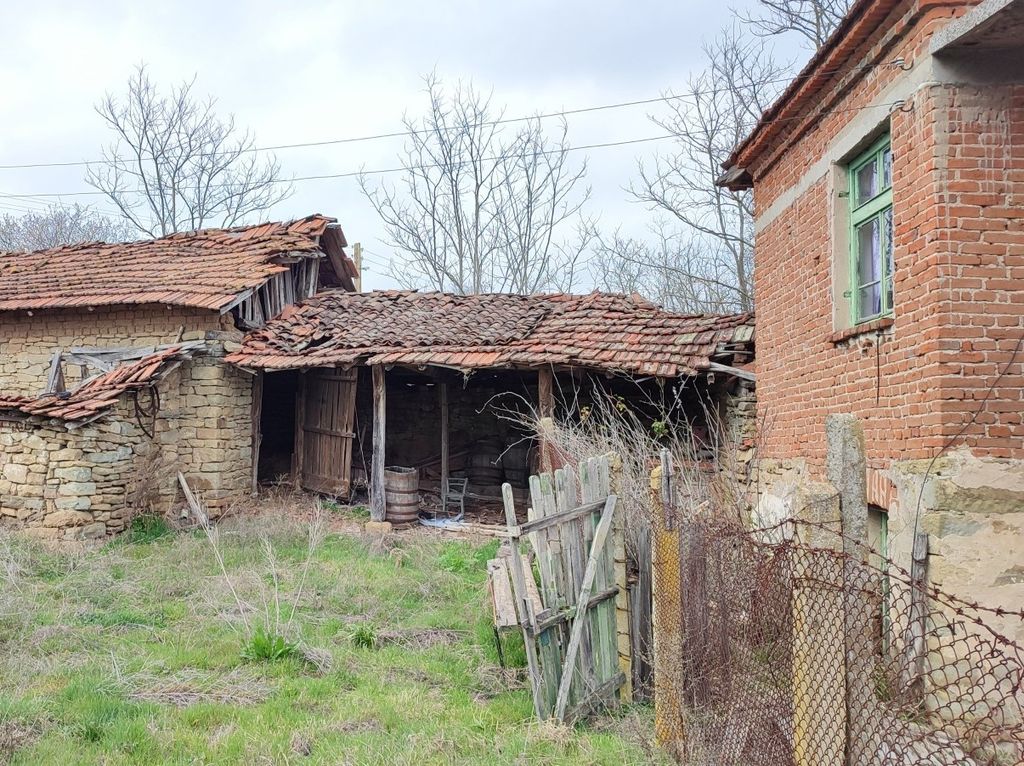 Property photo 2 of 4