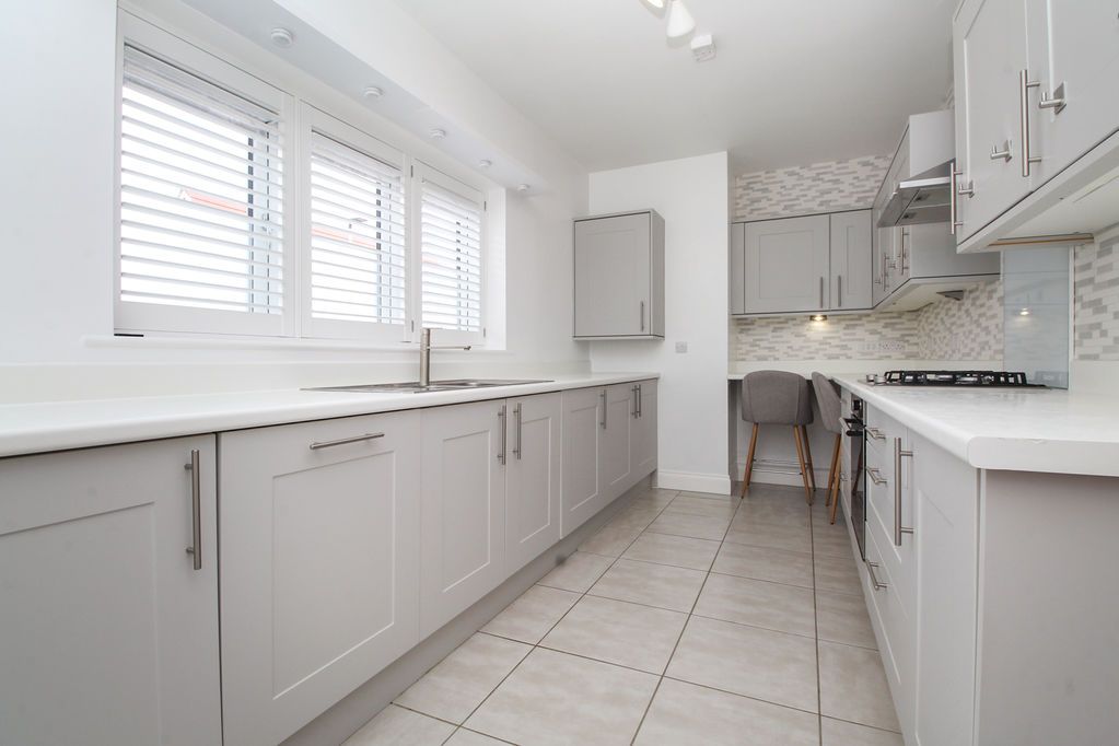 Property photo 3 of 22 Kitchen