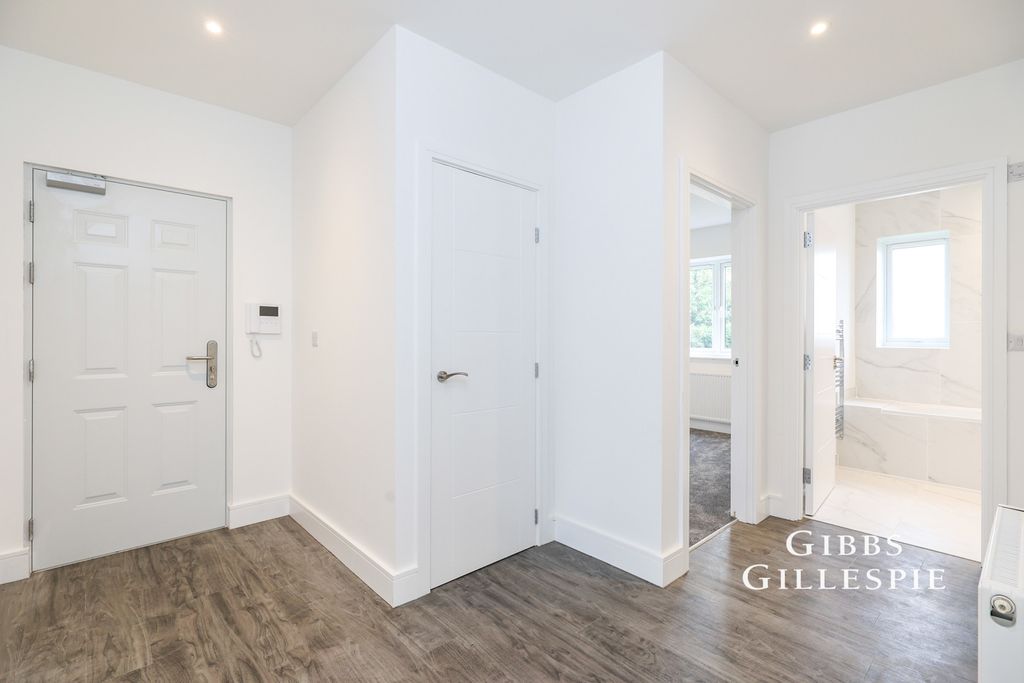 Property photo 2 of 12 Photo