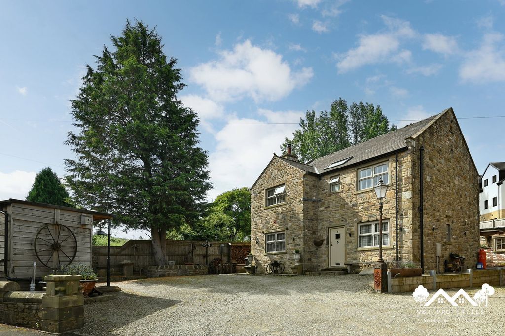 Property photo 1 of 50