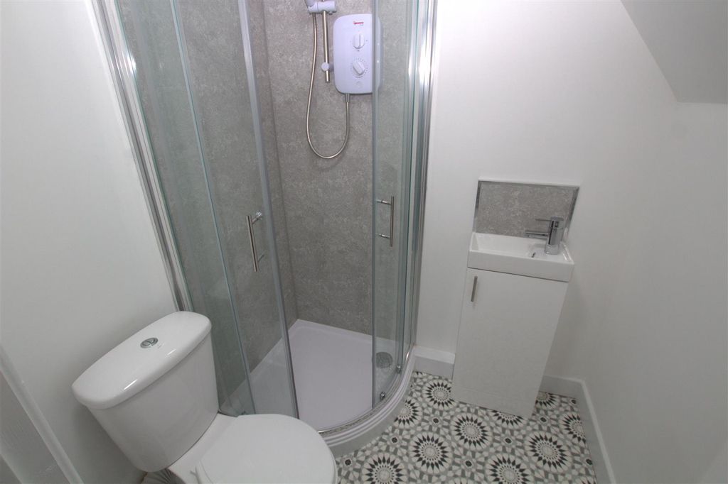 Property photo 2 of 5 Rm2 Ensuite.Jpg