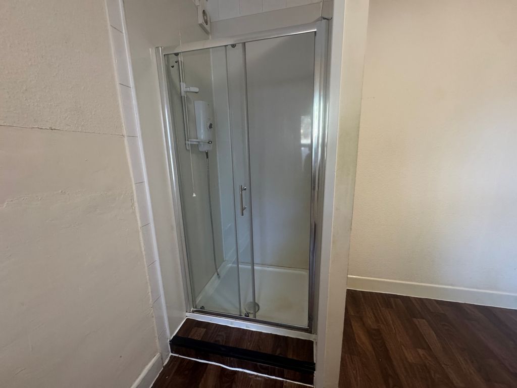 Property photo 2 of 7 1