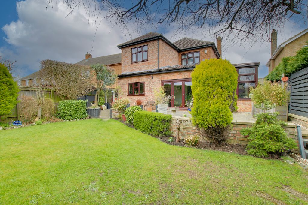 Property photo 1 of 26