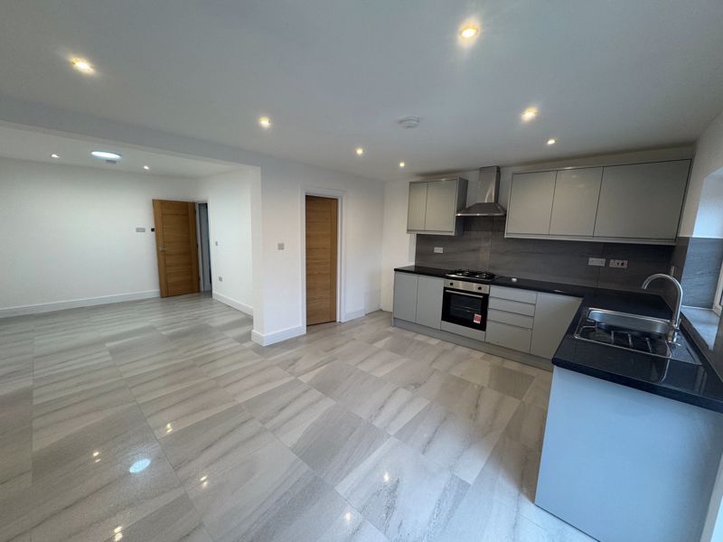 Property photo 3 of 12 Photo 10