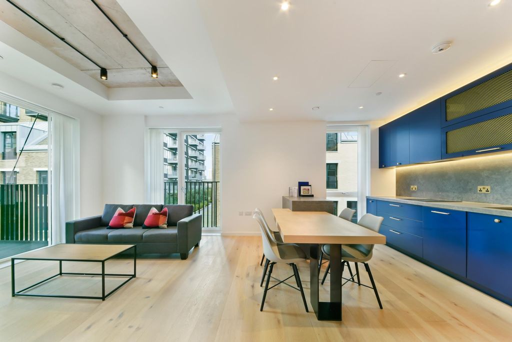 Property photo 2 of 16