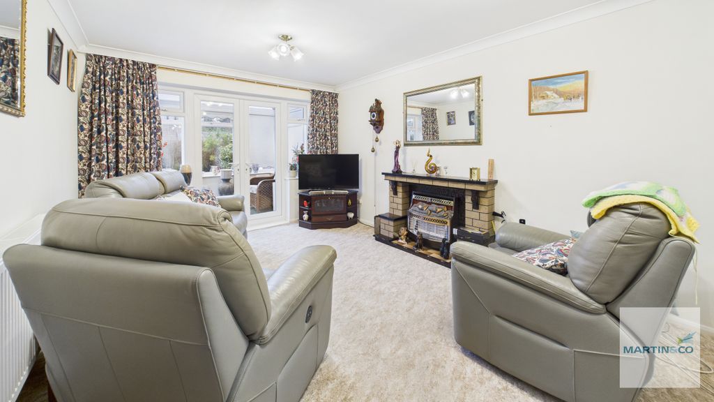 Property photo 3 of 18 Cam03663G0-Pr0229-Still005