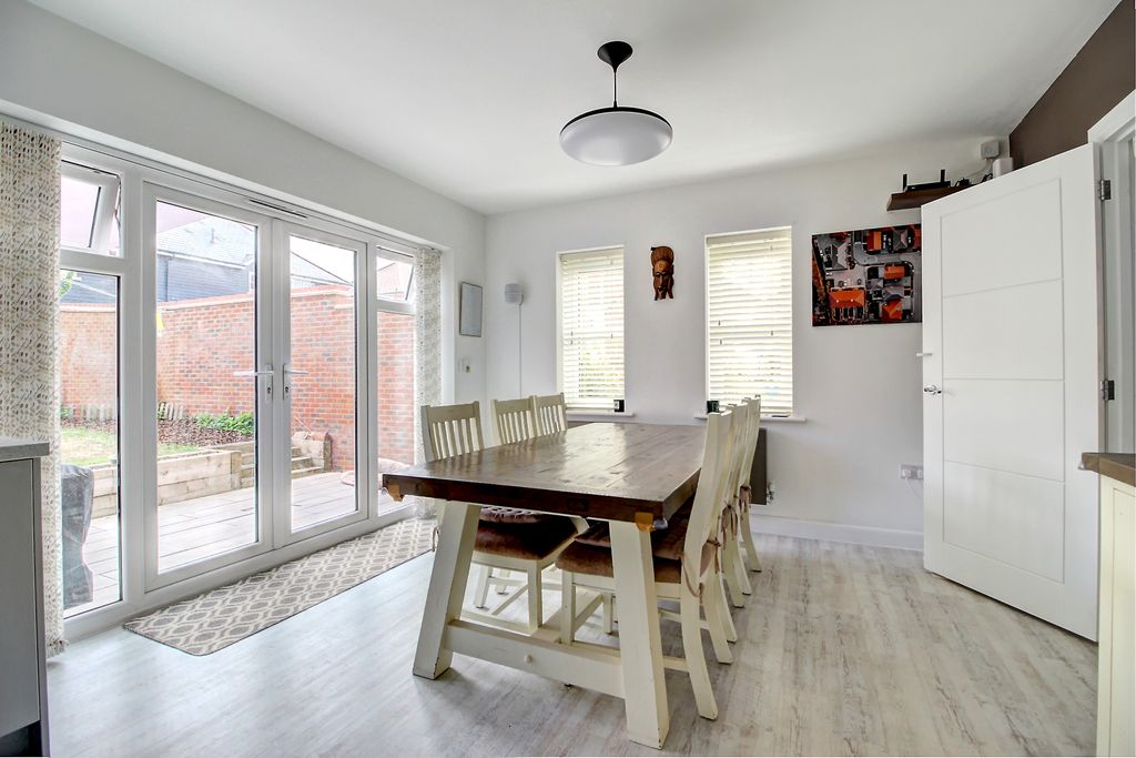 Property photo 3 of 22 Dining Room