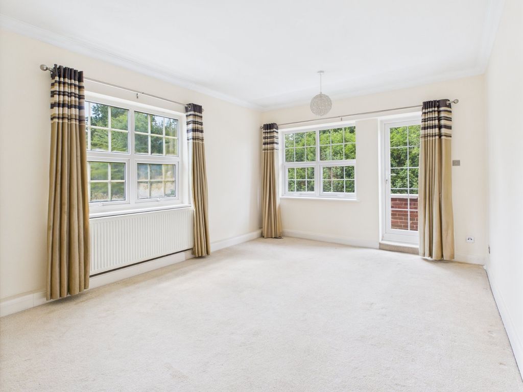 Property photo 2 of 13 Picture No. 27
