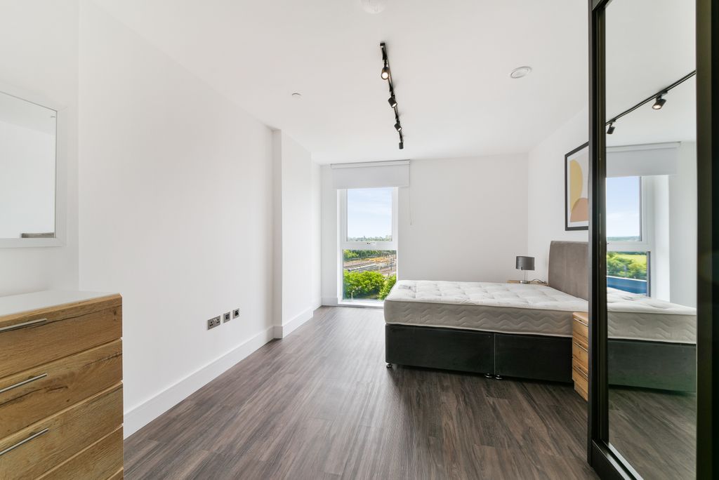 Property photo 2 of 3