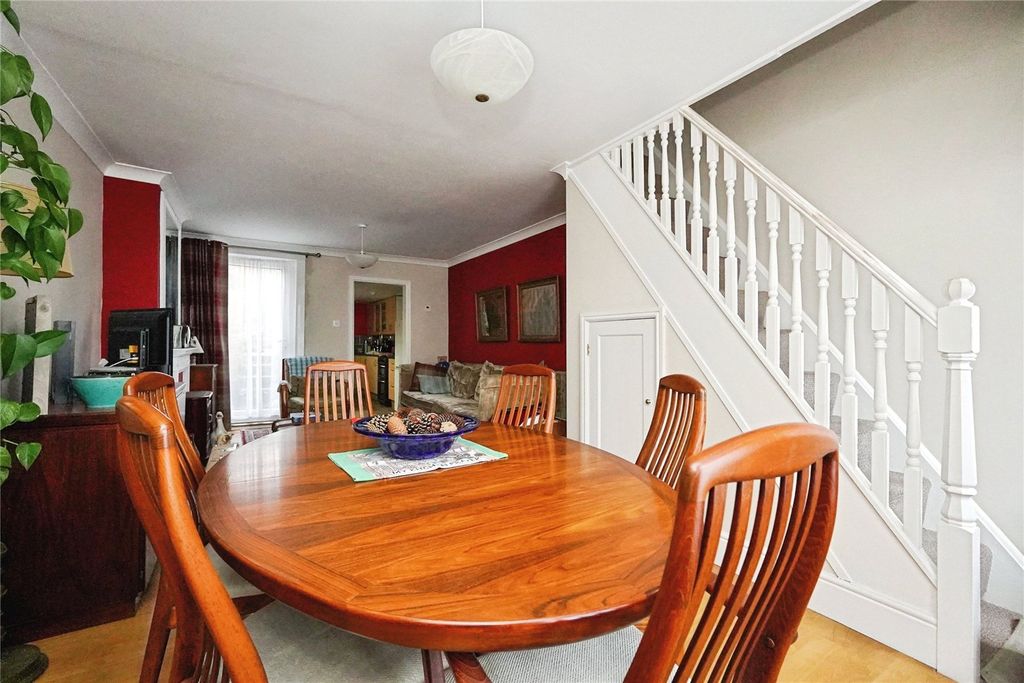 Property photo 3 of 37 Picture No. 15