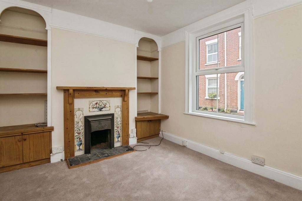 Property photo 2 of 16
