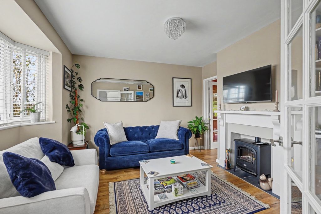 Property photo 2 of 15 4896216