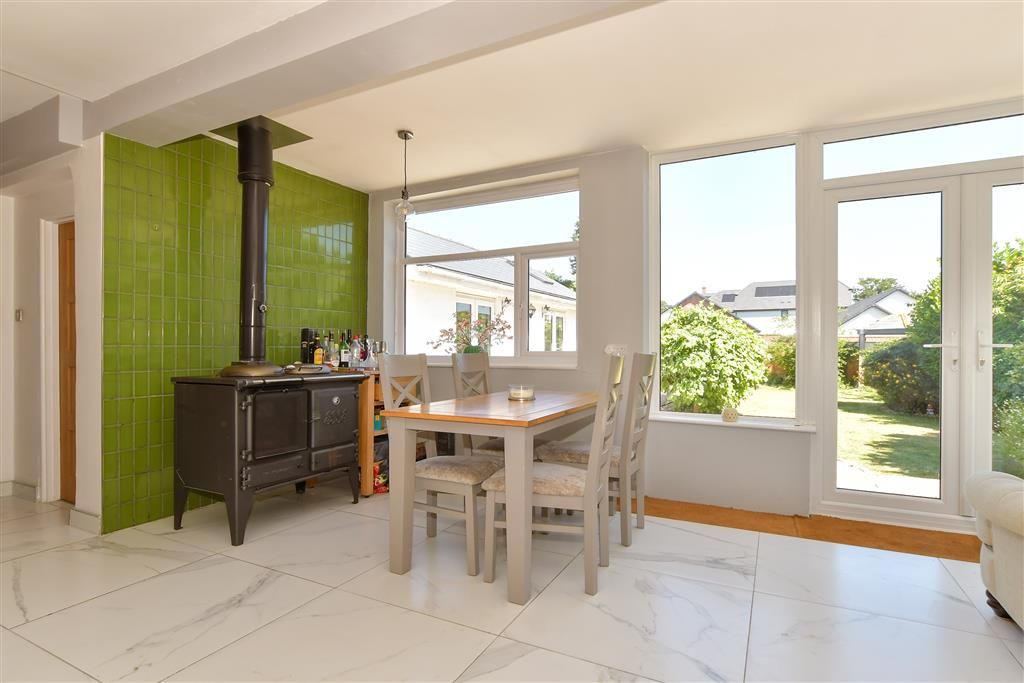 Property photo 1 of 18 Kitchen/Breakfast Room