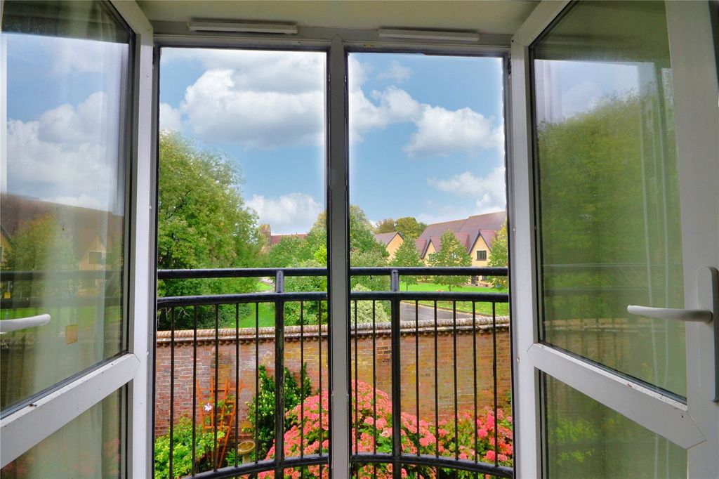 Property photo 1 of 15 Balcony