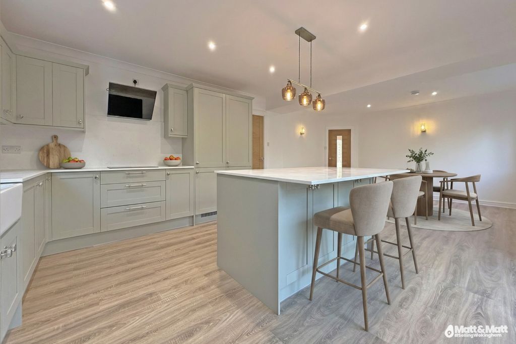 Property photo 2 of 14 3667096