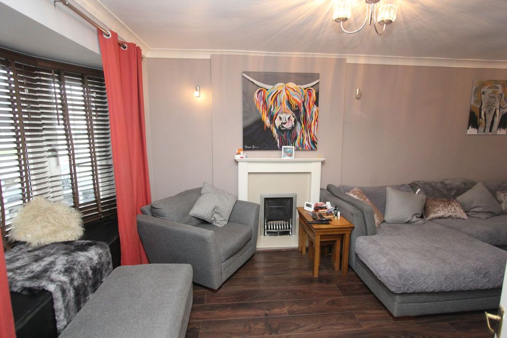 Property photo 3 of 25