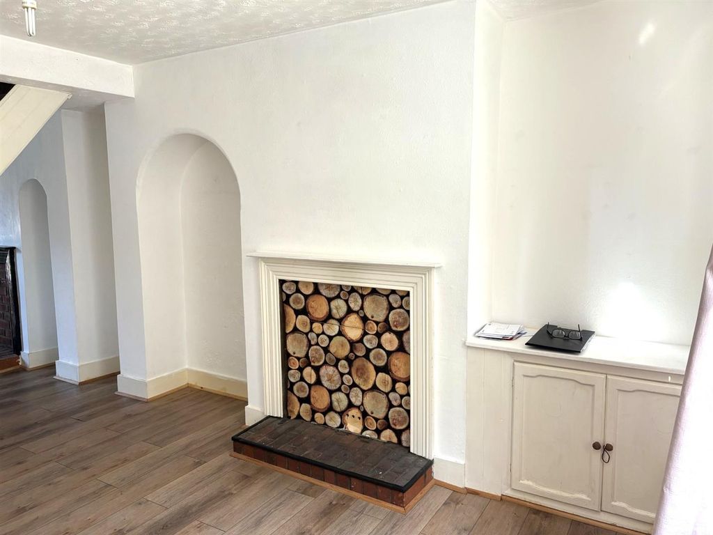 Property photo 2 of 9 54B771A0-2E4B-4A31-B42B-Aec7247354c4.Jpg