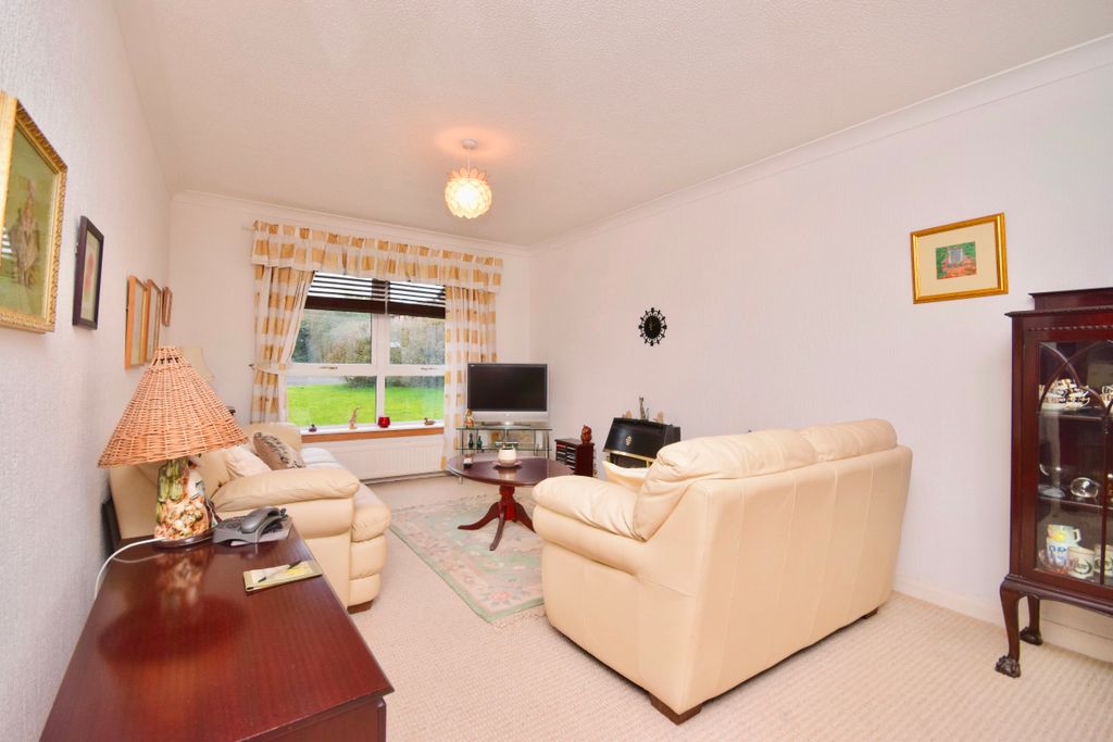 Property photo 2 of 27