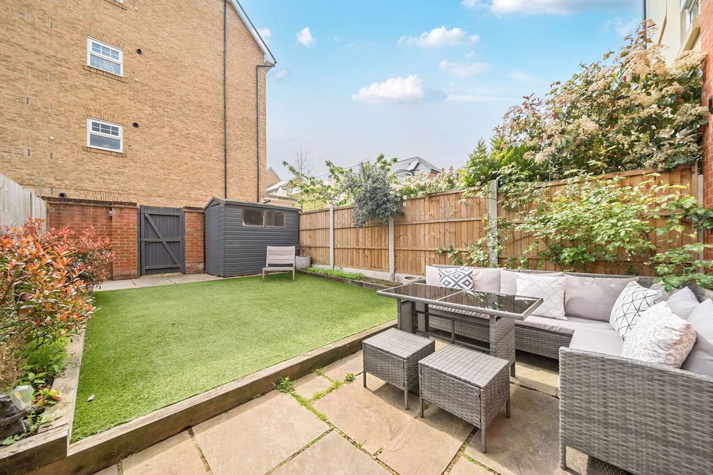 Property photo 2 of 18