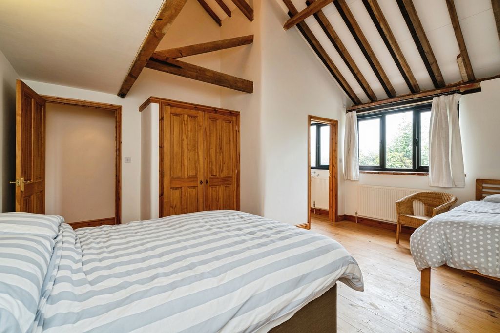 Property photo 3 of 19 Pbox-Img.Jpg