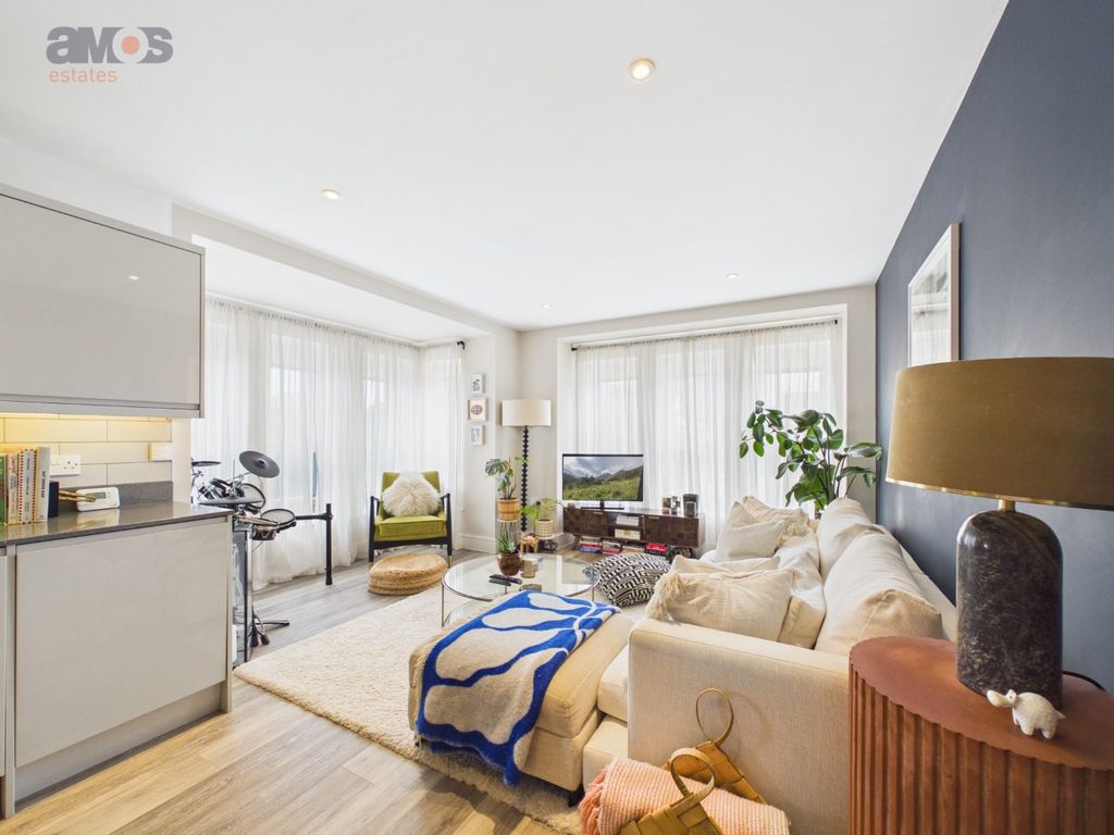 Property photo 3 of 11 5170444
