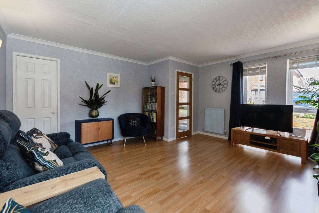 Property photo 3 of 18 Pbox-Img.Jpg