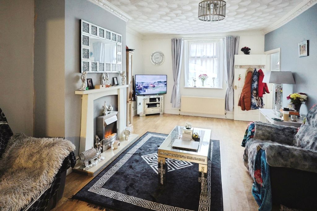 Property photo 2 of 7 Pbox-Img.Jpg