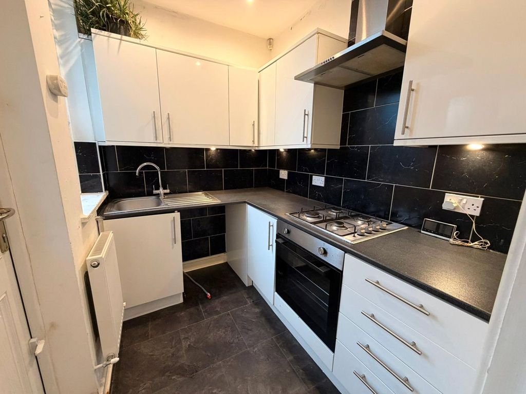 Property photo 3 of 13 Picture No. 10