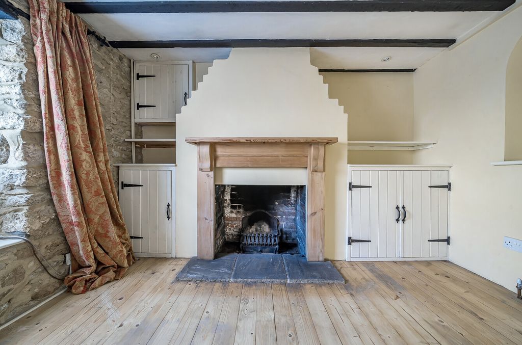 Property photo 3 of 15 Sitting Room