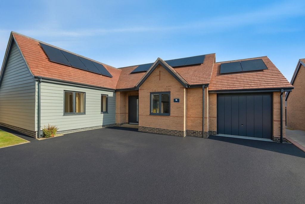 Property photo 1 of 13 Exterior