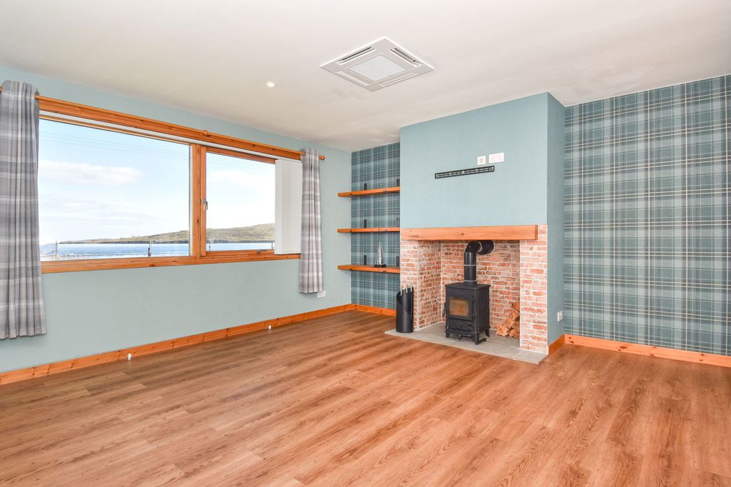 Property photo 3 of 46