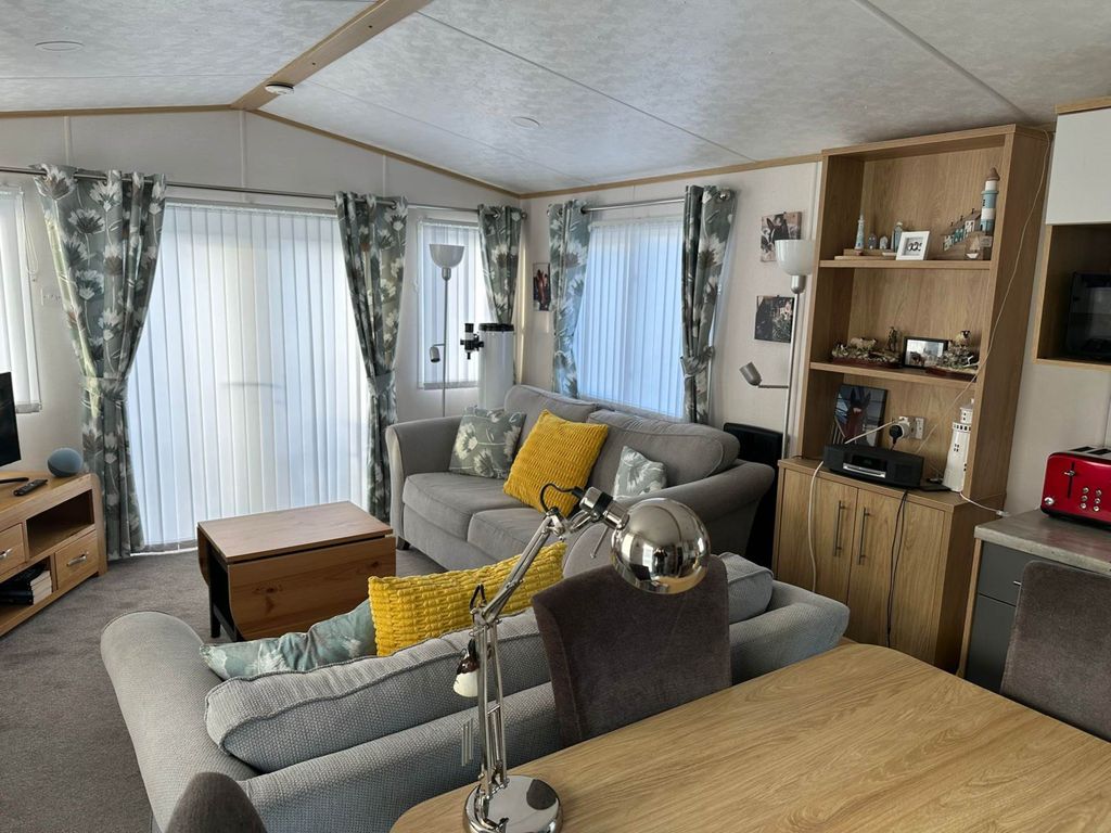 Property photo 3 of 21