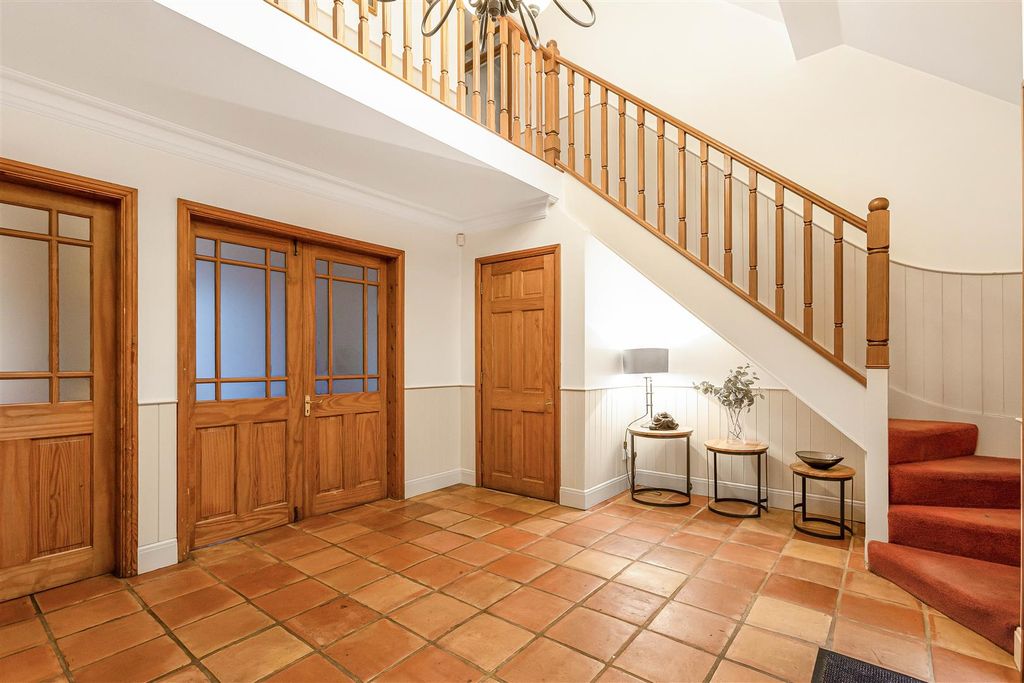 Property photo 3 of 50 53_70496.Jpg