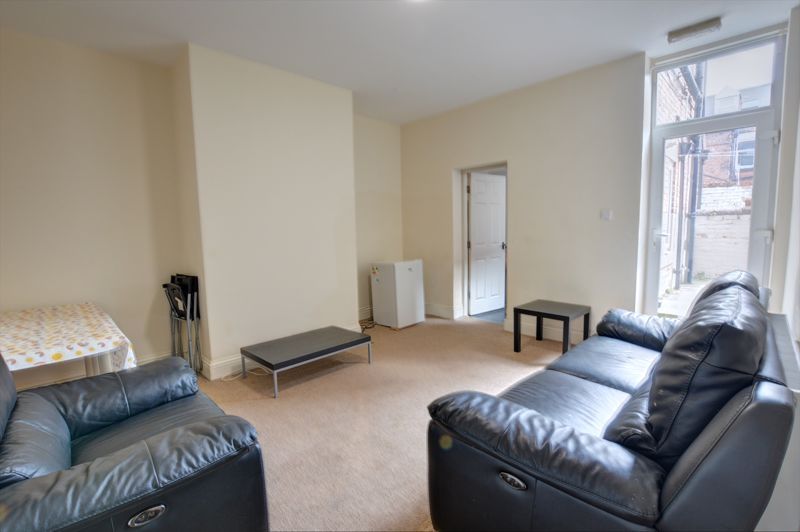 Property photo 3 of 8 Photo 7