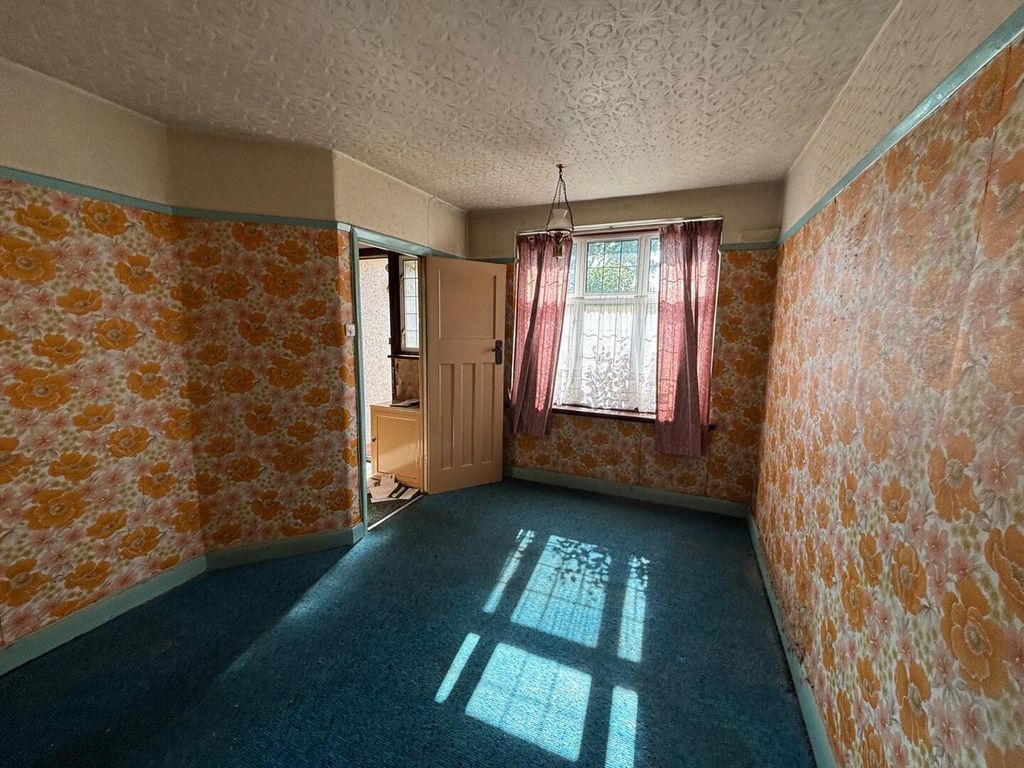 Property photo 3 of 8 Bedroom