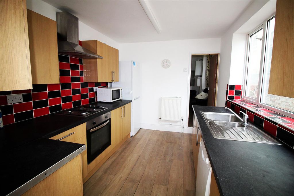 Property photo 2 of 13