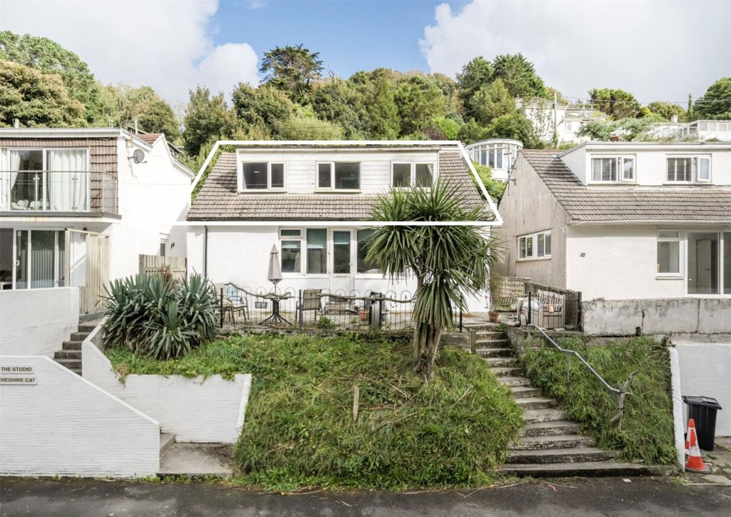 Property photo 1 of 9 'upper Penguin'