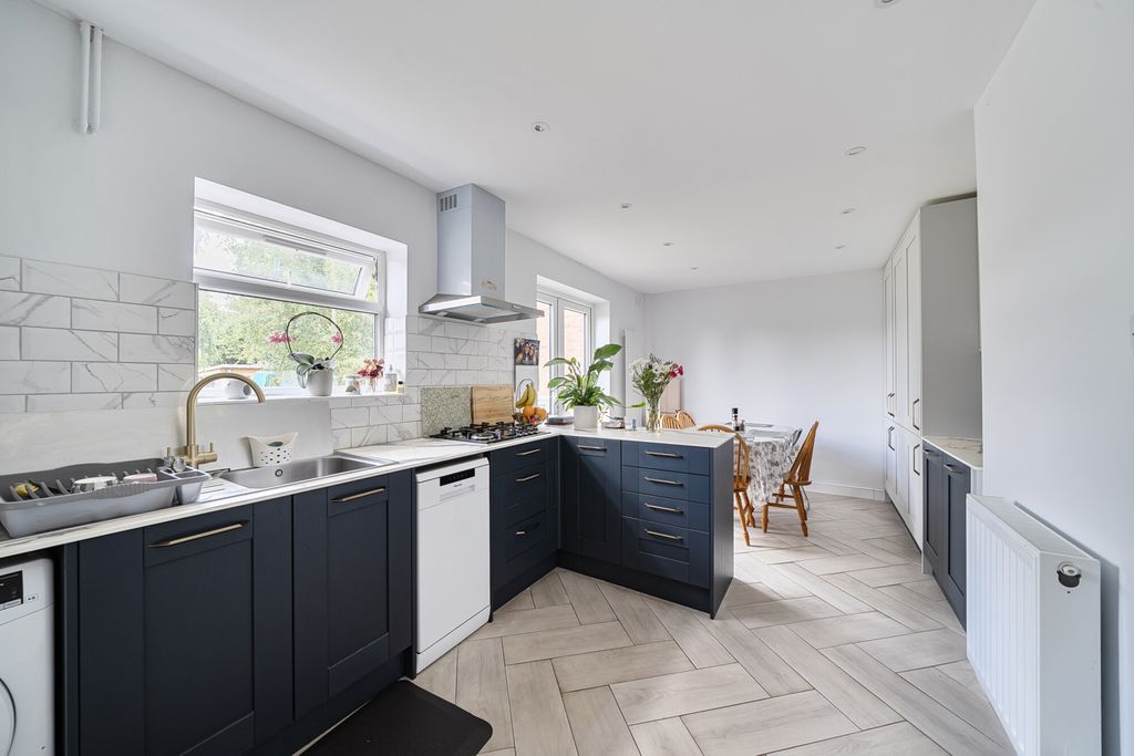 Property photo 2 of 19 1342003-4-68A367B...