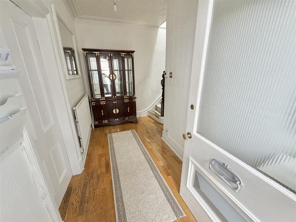 Property photo 2 of 34 Hall