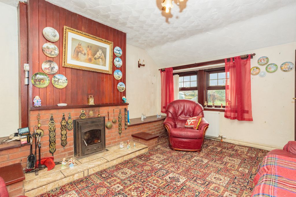 Property photo 2 of 35 Lounge