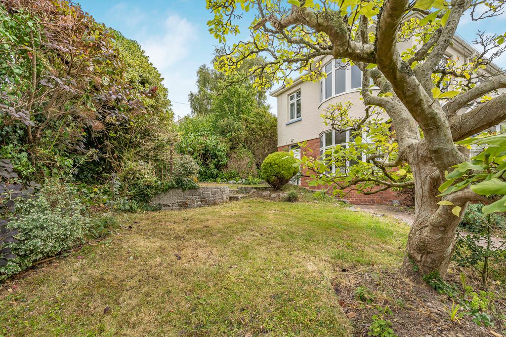 Property photo 2 of 26