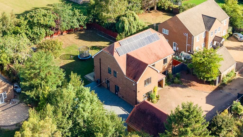 Property photo 3 of 35