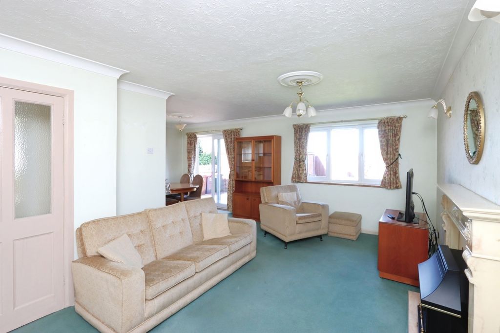 Property photo 3 of 17 Photo