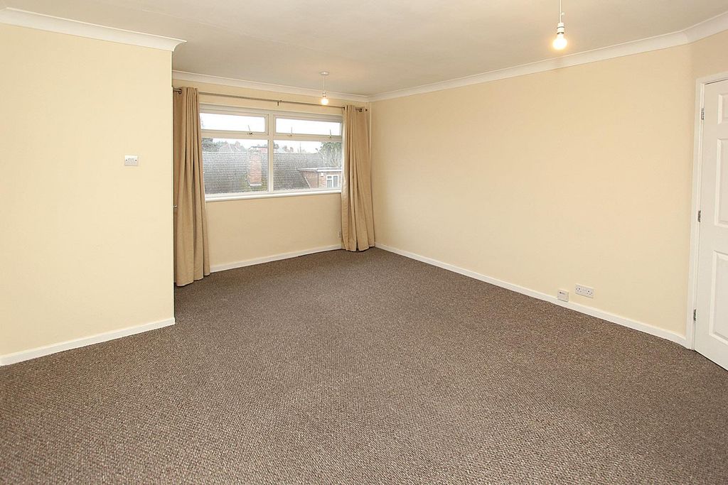 Property photo 3 of 9 Lounge