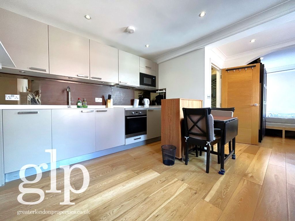 Property photo 2 of 12 4558331