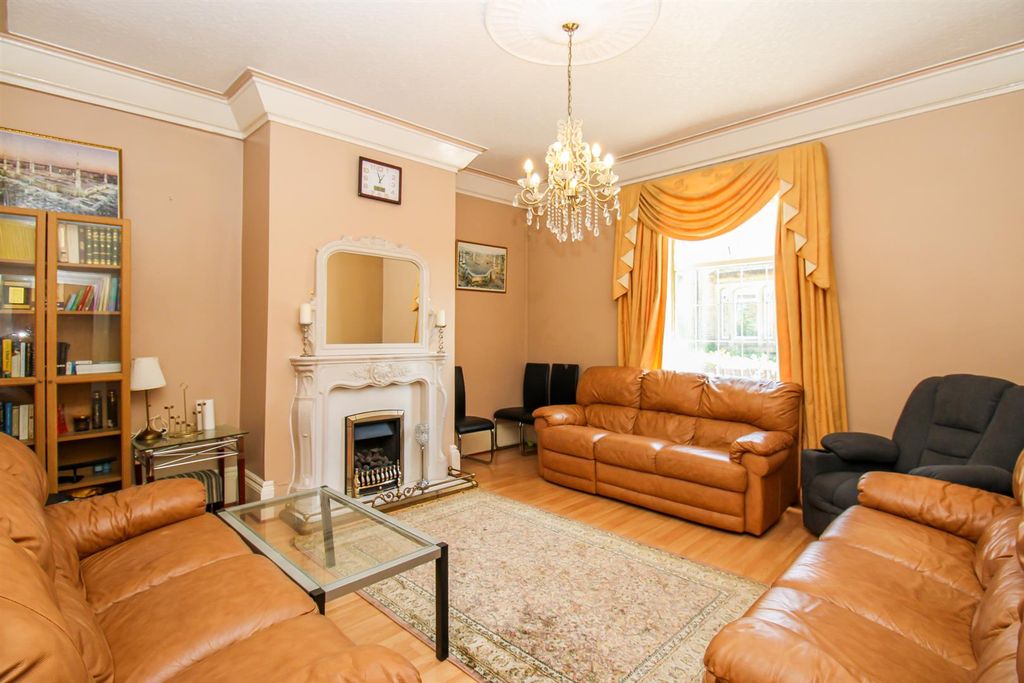 Property photo 3 of 13 Living Room